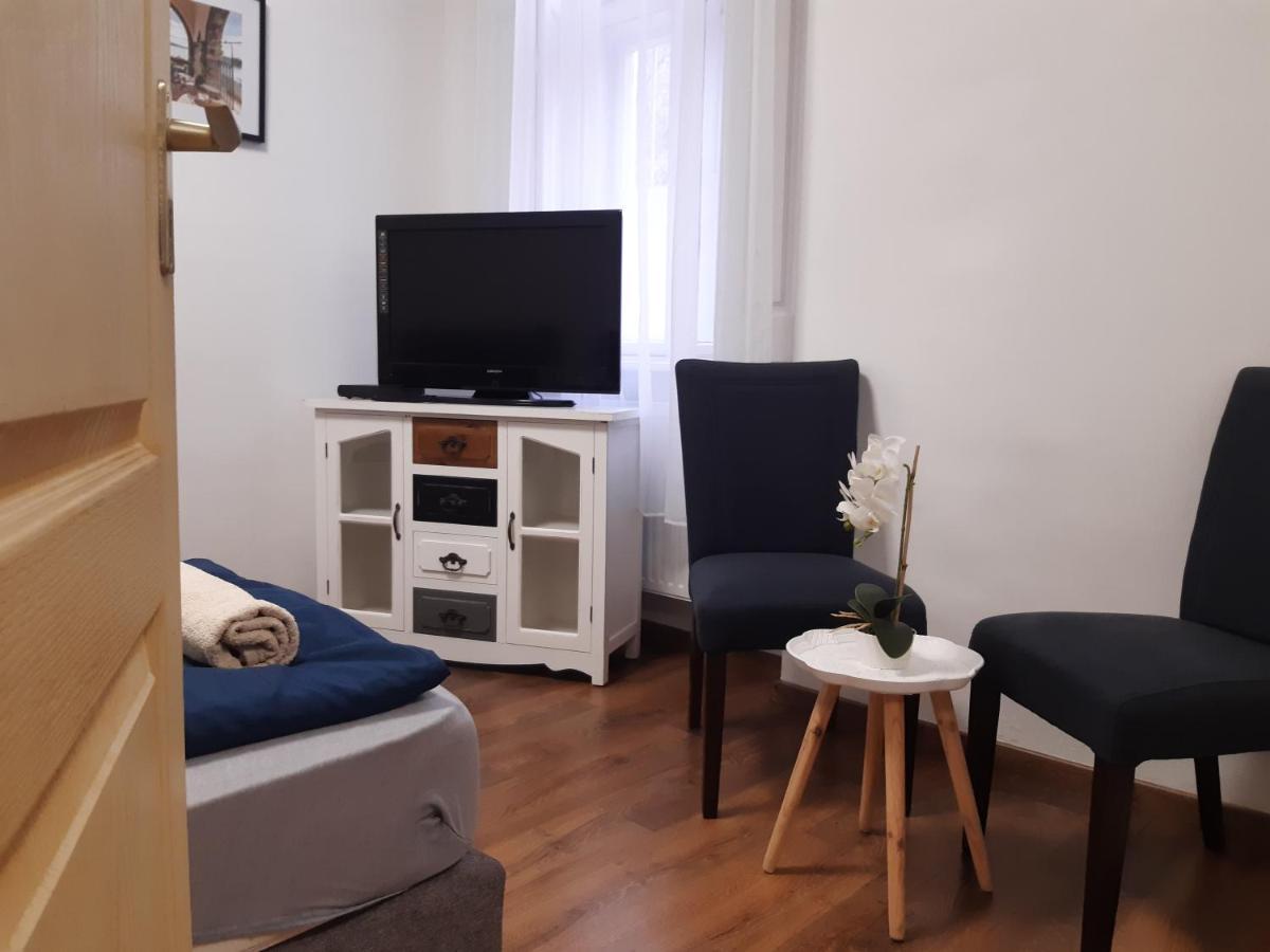 Varalja Apartman 터터 외부 사진