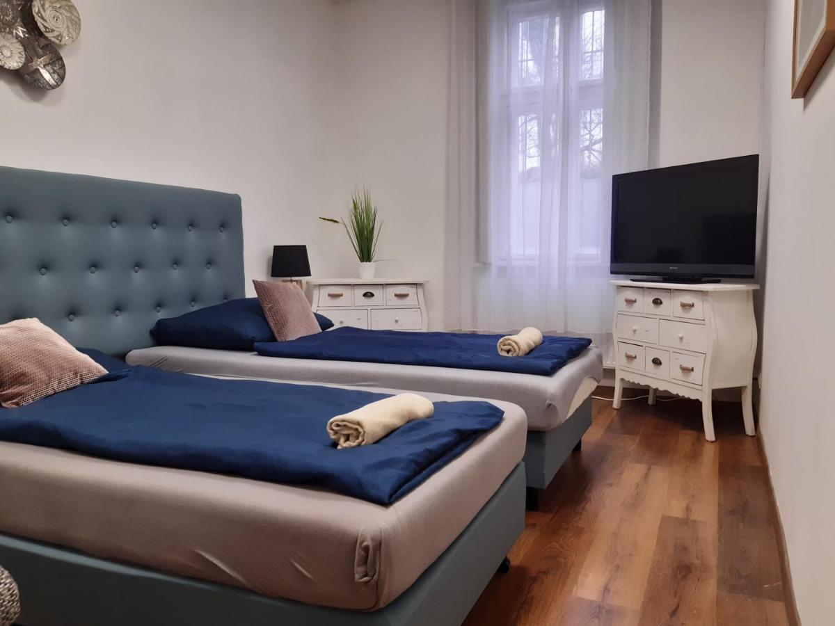 Varalja Apartman 터터 외부 사진