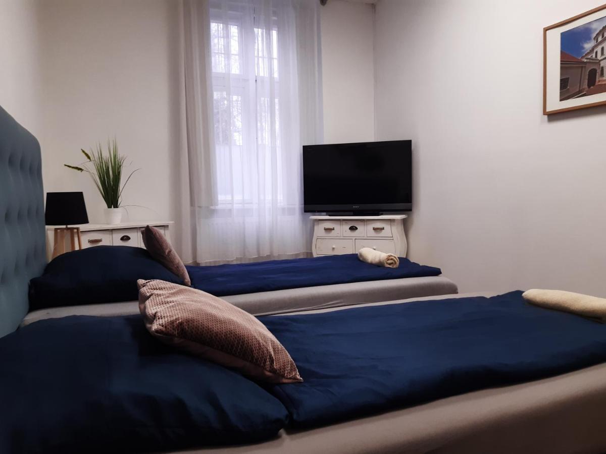 Varalja Apartman 터터 외부 사진