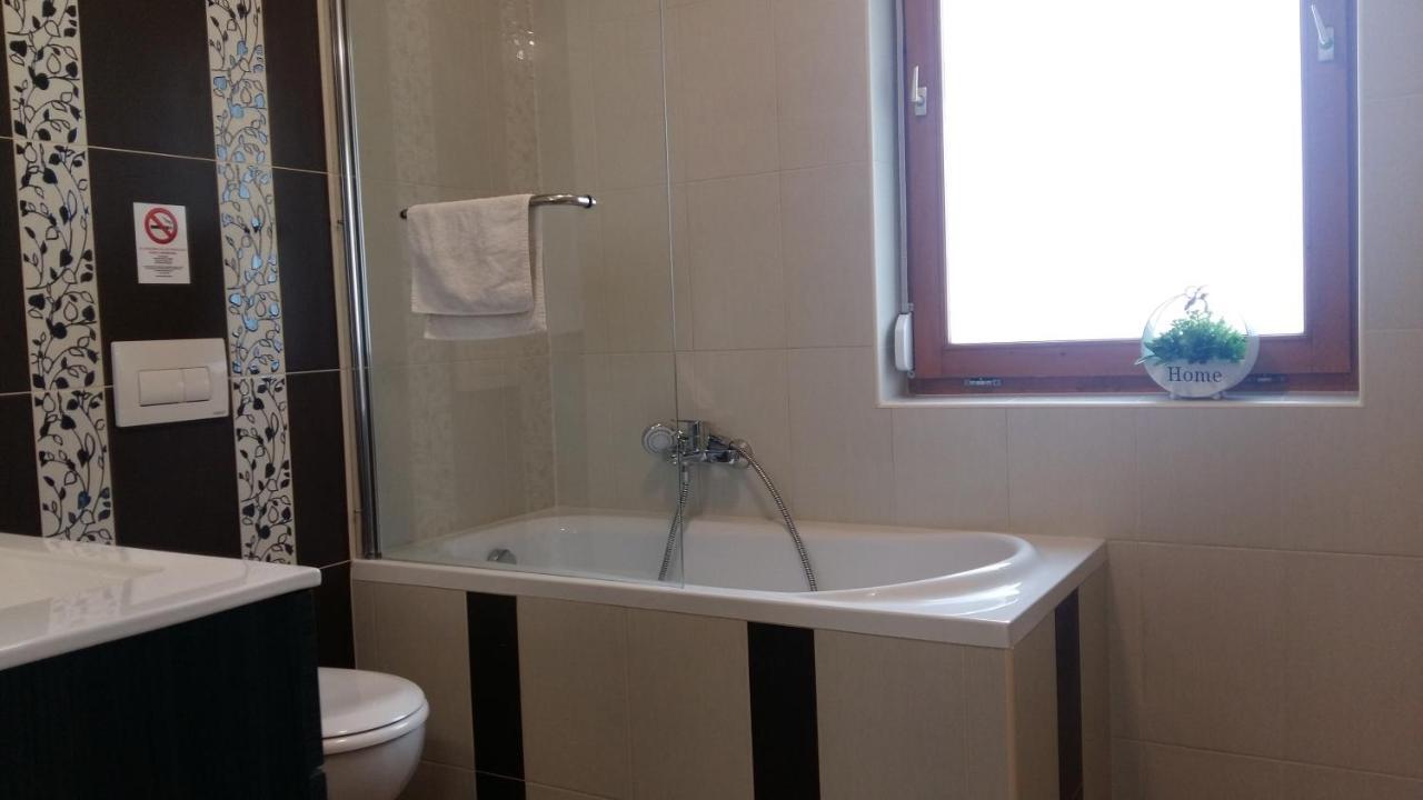 Varalja Apartman 터터 외부 사진